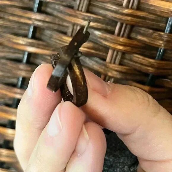 Wood Huggies earrings - Picture 5 of 5